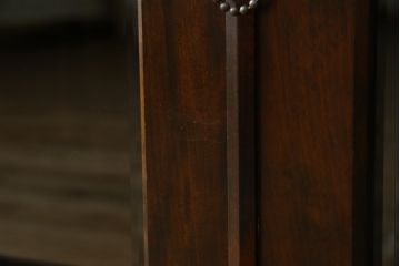 中古　北海道民芸家具　落ち着いた深みのある色合いが美しいサイドボード(サイドキャビネット、戸棚、収納棚)(R-080109)