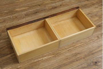 中古　美品　北海道民芸家具　HM105　シンプルモダンなデザインが魅力的な茶棚(茶タンス、収納棚、戸棚、飾り棚)(定価約23万円)(R-080110)