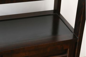 中古　美品　北海道民芸家具　HM105　シンプルモダンなデザインが魅力的な茶棚(茶タンス、収納棚、戸棚、飾り棚)(定価約23万円)(R-080110)