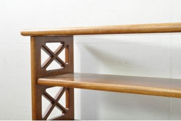 和製ビンテージ　高級工芸家具　側面手彫りくり抜き　総欅(ケヤキ)材　漆塗り　和モダンテイストのお部屋づくりに取り入れたい茶棚(飾り棚、戸棚、収納棚、サイドボード、ヴィンテージ)(R-080112)