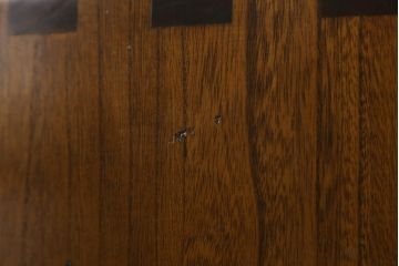中古　美品　箪笥の松本　時代金具付き　漆塗り　品のある佇まいが和の雰囲気を引き立てる加茂総桐箪笥(総桐たんす、着物箪笥、衣装箪笥、引き出し、和タンス)(定価約65万円)(R-080113)