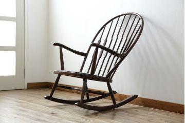 和製ビンテージ　希少モデル　秋田木工　合皮　丸みのある背もたれがかわいらしいロッキングチェア(アームチェア、椅子、イス、ヴィンテージ)(R-080114)