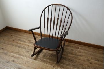 和製ビンテージ　希少モデル　秋田木工　合皮　丸みのある背もたれがかわいらしいロッキングチェア(アームチェア、椅子、イス、ヴィンテージ)(R-080114)