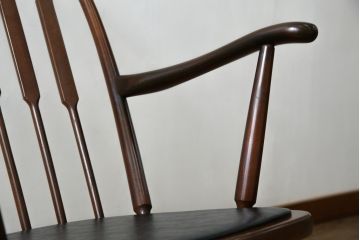 和製ビンテージ　希少モデル　秋田木工　合皮　丸みのある背もたれがかわいらしいロッキングチェア(アームチェア、椅子、イス、ヴィンテージ)(R-080114)
