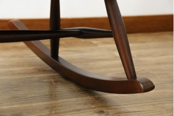 和製ビンテージ　希少モデル　秋田木工　合皮　丸みのある背もたれがかわいらしいロッキングチェア(アームチェア、椅子、イス、ヴィンテージ)(R-080114)