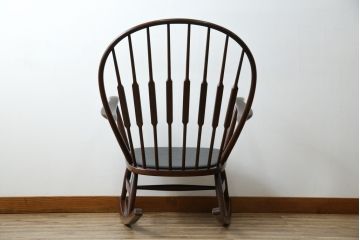 和製ビンテージ　希少モデル　秋田木工　合皮　丸みのある背もたれがかわいらしいロッキングチェア(アームチェア、椅子、イス、ヴィンテージ)(R-080114)