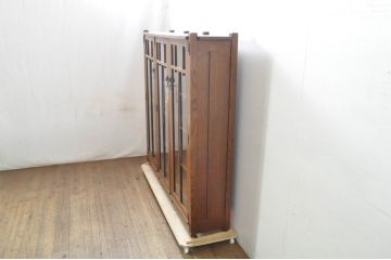 中古　美品　アメリカ　Stickley(スティックレー、スティックレイ)　ミッドセンチュリーテイストの空間づくりにおすすめの薄型キャビネット(ブックケース、本箱、収納棚、戸棚)(R-080115)