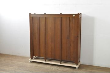 中古　美品　アメリカ　Stickley(スティックレー、スティックレイ)　ミッドセンチュリーテイストの空間づくりにおすすめの薄型キャビネット(ブックケース、本箱、収納棚、戸棚)(R-080115)
