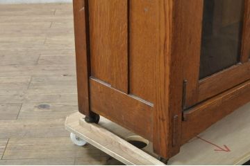 中古　美品　アメリカ　Stickley(スティックレー、スティックレイ)　ミッドセンチュリーテイストの空間づくりにおすすめの薄型キャビネット(ブックケース、本箱、収納棚、戸棚)(R-080115)