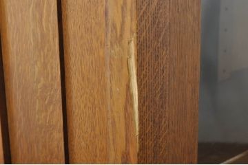 中古　美品　アメリカ　Stickley(スティックレー、スティックレイ)　ミッドセンチュリーテイストの空間づくりにおすすめの薄型キャビネット(ブックケース、本箱、収納棚、戸棚)(R-080115)