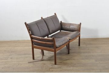 デンマークアンティーク　ILLUM WIKKELSO( イルム・ヴィッケルソー)デザイン　CFC Silkeborg(クリステンセン シルケボー)　Genius(ジーニアス)　ローズウッド　本革(レザー)の経年変化による風合いが味わい深い2人掛けソファ(2P、二人掛け、北欧)(R-080116)
