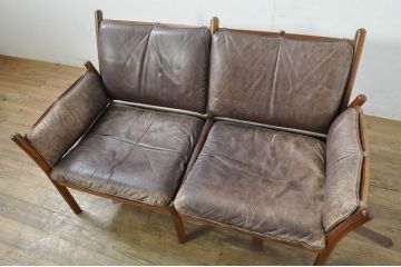 デンマークアンティーク　ILLUM WIKKELSO( イルム・ヴィッケルソー)デザイン　CFC Silkeborg(クリステンセン シルケボー)　Genius(ジーニアス)　ローズウッド　本革(レザー)の経年変化による風合いが味わい深い2人掛けソファ(2P、二人掛け、北欧)(R-080116)