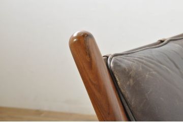 デンマークアンティーク　ILLUM WIKKELSO( イルム・ヴィッケルソー)デザイン　CFC Silkeborg(クリステンセン シルケボー)　Genius(ジーニアス)　ローズウッド　本革(レザー)の経年変化による風合いが味わい深い1人掛けソファ2脚セット(イージーチェア、一人掛け、アームチェア、椅子、イス、北欧、バラ売り可能)(R-080117)