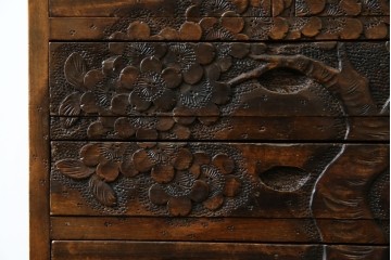 和製ヴィンテージ　軽井沢彫り　細やかな桜の彫刻が美しい小引き出し　(R-080118)