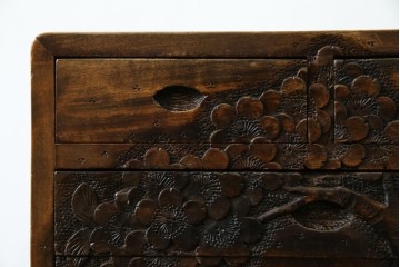 和製ヴィンテージ　軽井沢彫り　細やかな桜の彫刻が美しい小引き出し　(R-080118)
