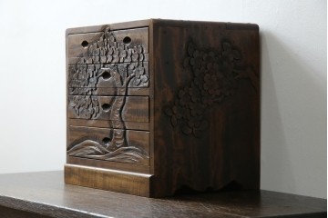 和製ヴィンテージ　軽井沢彫り　細やかな桜の彫刻が美しい小引き出し　(R-080118)