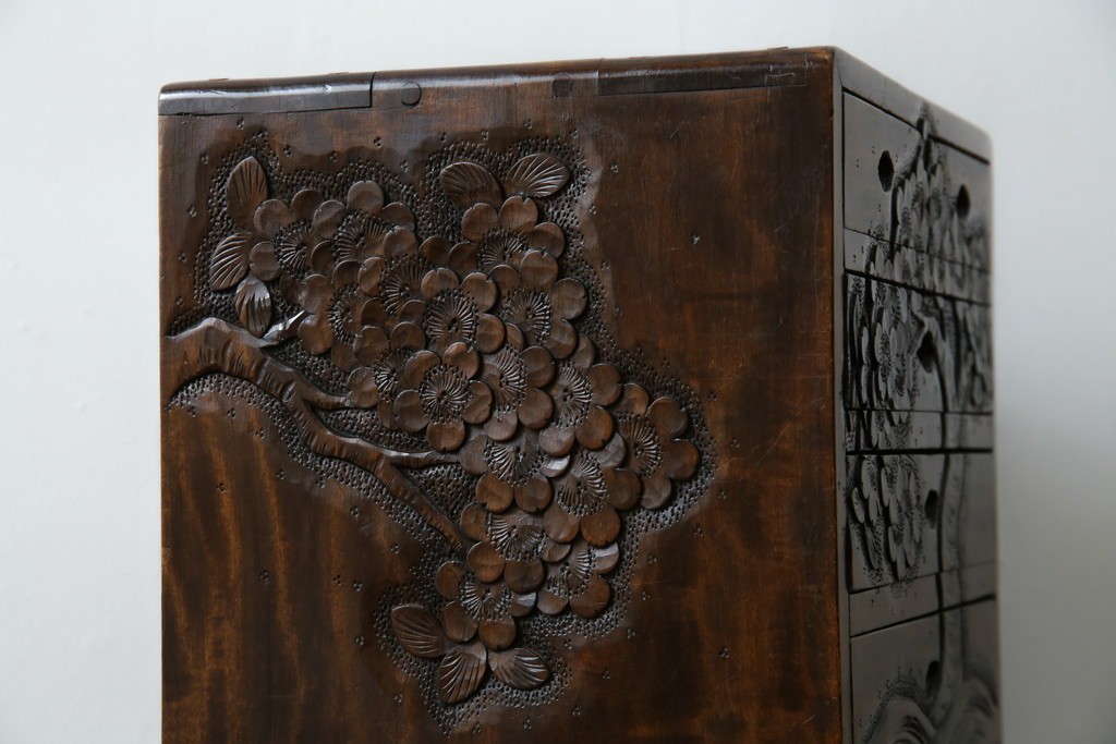和製ヴィンテージ　軽井沢彫り　細やかな桜の彫刻が美しい小引き出し　(R-080118)