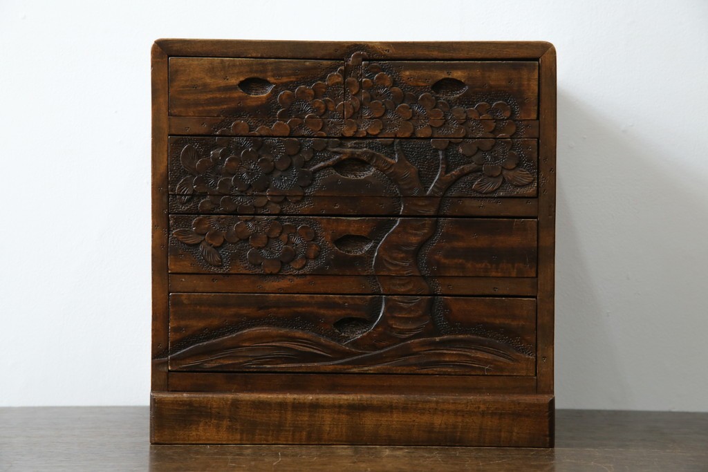 和製ヴィンテージ　軽井沢彫り　細やかな桜の彫刻が美しい小引き出し　(R-080118)