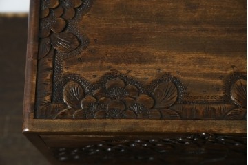 和製ヴィンテージ　軽井沢彫り　細やかな桜の彫刻が美しい小引き出し　(R-080118)