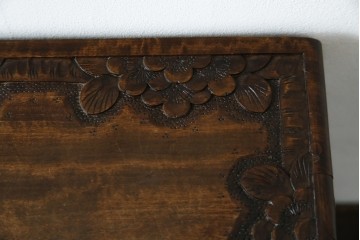 和製ヴィンテージ　軽井沢彫り　細やかな桜の彫刻が美しい小引き出し　(R-080118)