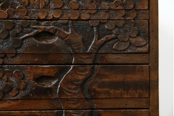 和製ヴィンテージ　軽井沢彫り　細やかな桜の彫刻が美しい小引き出し　(R-080118)