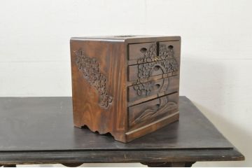 和製ビンテージ　軽井沢彫り　職人技が光る!桜の彫刻が美しい小引き出し(チェスト、整理箪笥、卓上収納、ヴィンテージ)(R-080119)