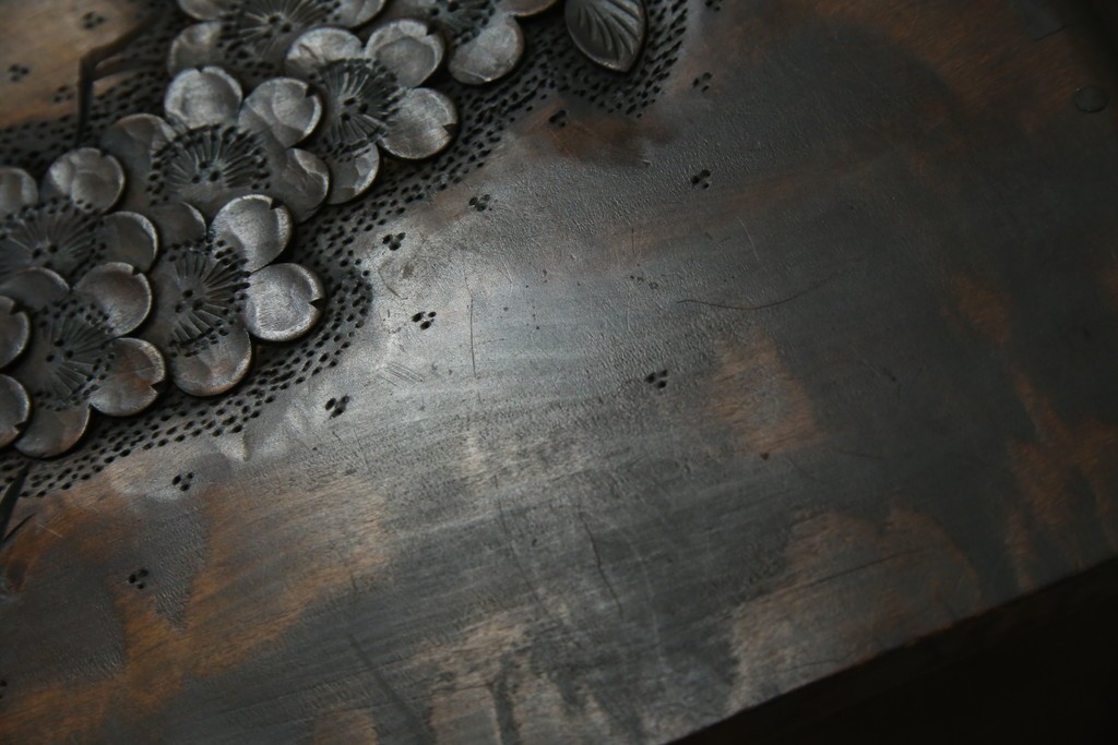 和製ヴィンテージ　軽井沢彫り　職人技が光る!桜の彫刻が美しい小引き出し　(R-080119)