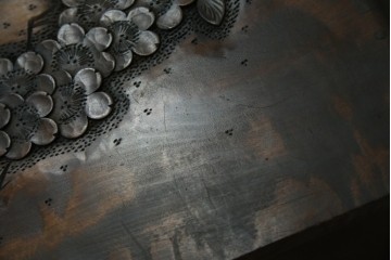 和製ヴィンテージ　軽井沢彫り　職人技が光る!桜の彫刻が美しい小引き出し　(R-080119)