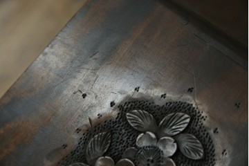 和製ヴィンテージ　軽井沢彫り　職人技が光る!桜の彫刻が美しい小引き出し　(R-080119)