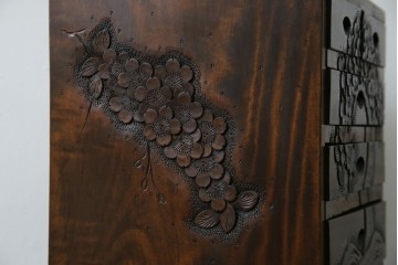 和製ヴィンテージ　軽井沢彫り　職人技が光る!桜の彫刻が美しい小引き出し　(R-080119)