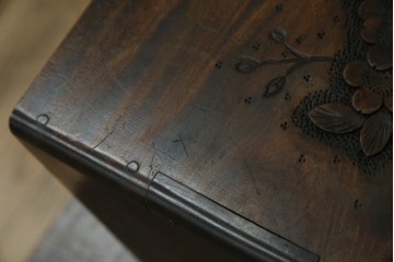 和製ヴィンテージ　軽井沢彫り　職人技が光る!桜の彫刻が美しい小引き出し　(R-080119)