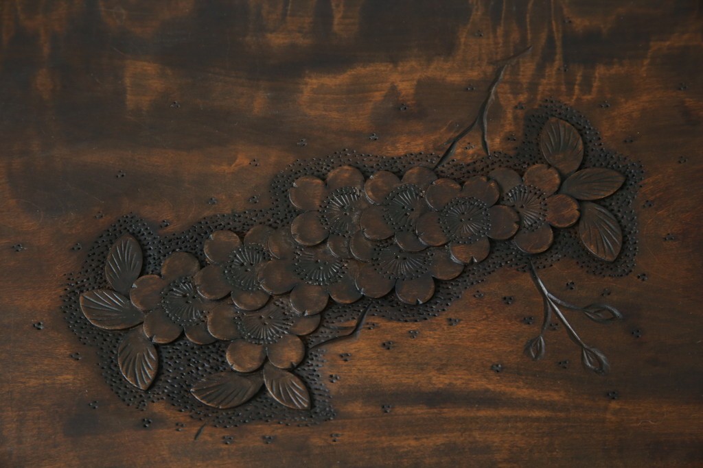 和製ヴィンテージ　軽井沢彫り　職人技が光る!桜の彫刻が美しい小引き出し　(R-080119)