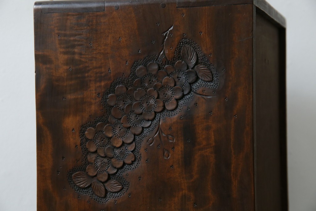 和製ヴィンテージ　軽井沢彫り　職人技が光る!桜の彫刻が美しい小引き出し　(R-080119)