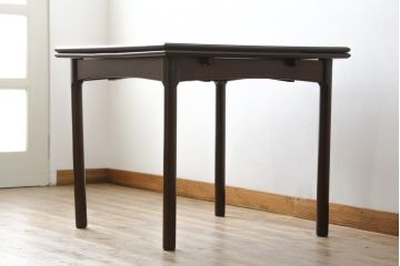 北欧ビンテージ　ノルウェー　BRUKSBO(ブルクスボ)　ローズウッド材　深みのある落ち着いたカラーが素敵なエクステンションテーブル(ダイニングテーブル、食卓、2人掛け、4人掛け、ヴィンテージ)(R-080121)
