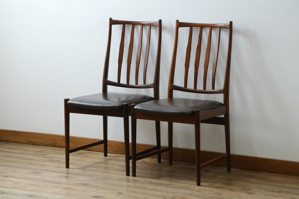 北欧ヴィンテージ　ノルウェー　BRUKSBO(ブルクスボ)　ローズウッド材　深みのある落ち着いたカラーが素敵なダイニングチェア2脚セット　(R-080122)