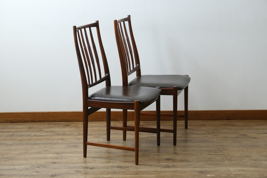 北欧ヴィンテージ　ノルウェー　BRUKSBO(ブルクスボ)　ローズウッド材　深みのある落ち着いたカラーが素敵なダイニングチェア2脚セット　(R-080122)