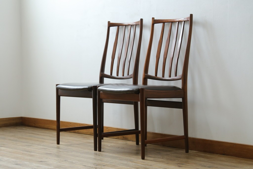 北欧ヴィンテージ　ノルウェー　BRUKSBO(ブルクスボ)　ローズウッド材　深みのある落ち着いたカラーが素敵なダイニングチェア2脚セット　(R-080122)