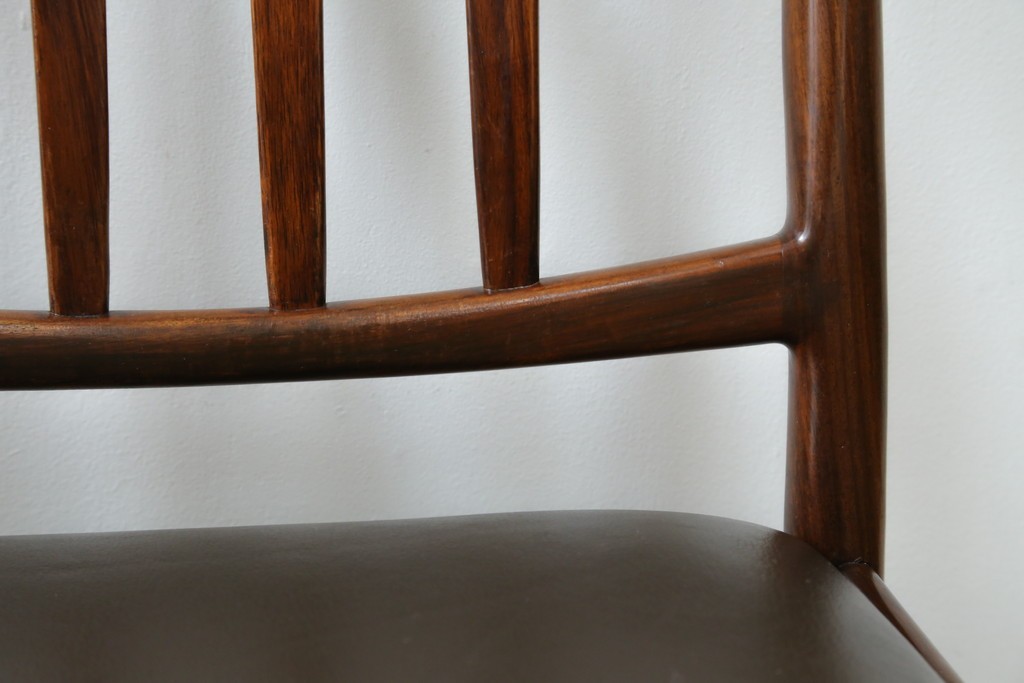 北欧ヴィンテージ　ノルウェー　BRUKSBO(ブルクスボ)　ローズウッド材　深みのある落ち着いたカラーが素敵なダイニングチェア2脚セット　(R-080122)