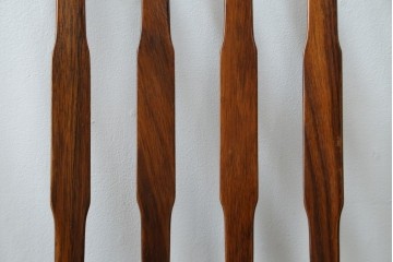 北欧ヴィンテージ　ノルウェー　BRUKSBO(ブルクスボ)　ローズウッド材　深みのある落ち着いたカラーが素敵なダイニングチェア2脚セット　(R-080122)