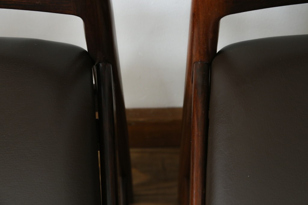 北欧ヴィンテージ　ノルウェー　BRUKSBO(ブルクスボ)　ローズウッド材　深みのある落ち着いたカラーが素敵なダイニングチェア2脚セット　(R-080122)