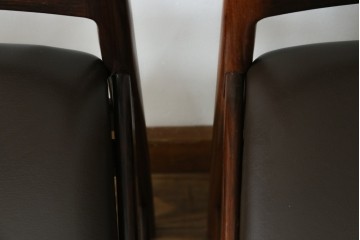 北欧ヴィンテージ　ノルウェー　BRUKSBO(ブルクスボ)　ローズウッド材　深みのある落ち着いたカラーが素敵なダイニングチェア2脚セット　(R-080122)