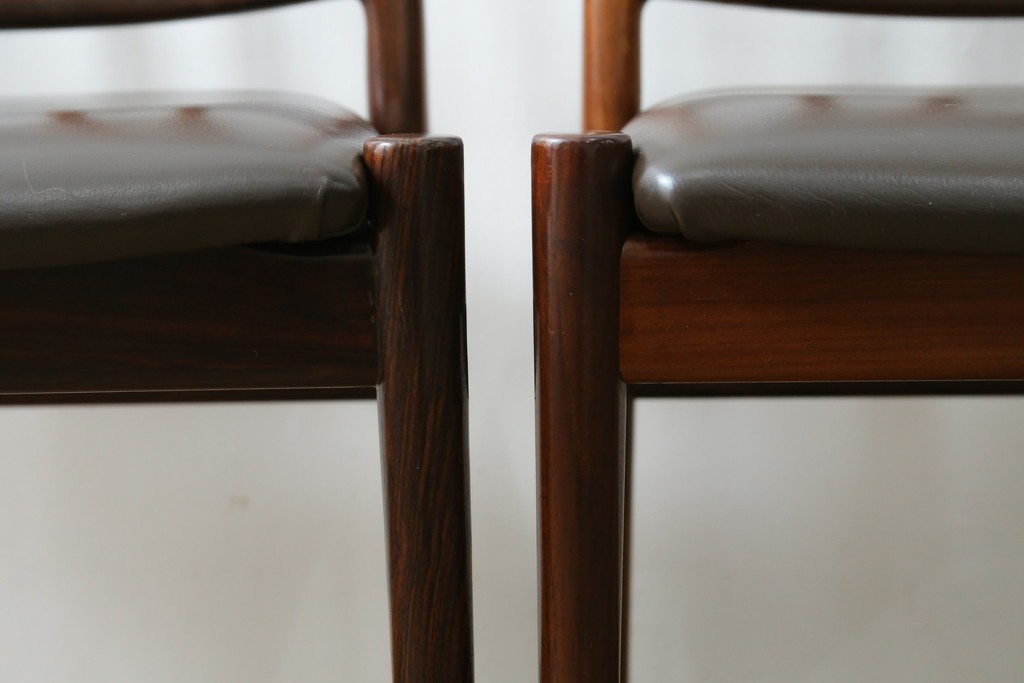 北欧ヴィンテージ　ノルウェー　BRUKSBO(ブルクスボ)　ローズウッド材　深みのある落ち着いたカラーが素敵なダイニングチェア2脚セット　(R-080122)