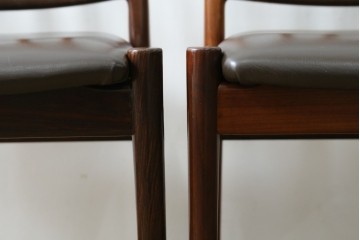 北欧ヴィンテージ　ノルウェー　BRUKSBO(ブルクスボ)　ローズウッド材　深みのある落ち着いたカラーが素敵なダイニングチェア2脚セット　(R-080122)