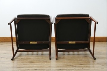 北欧ヴィンテージ　ノルウェー　BRUKSBO(ブルクスボ)　ローズウッド材　深みのある落ち着いたカラーが素敵なダイニングチェア2脚セット　(R-080122)