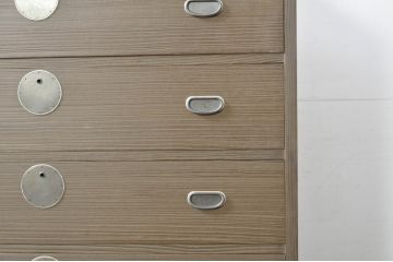 中古　美品　伝統工芸　桐屋田中製　和の趣を感じる凛とした佇まいが魅力的な加茂総桐箪笥(胴厚、総桐たんす、和たんす、衣装タンス、収納箪笥、整理箪笥、サイドチェスト、引き出し)(定価推定約46万5千円)(R-080126)