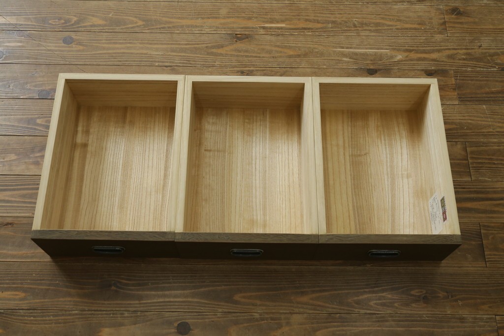 中古　美品　伝統工芸　桐屋田中製　加茂総桐箪笥　和の趣を感じる衣装箪笥　定価推定約46万5千円　(R-080126)