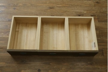 中古　美品　伝統工芸　桐屋田中製　加茂総桐箪笥　和の趣を感じる衣装箪笥　定価推定約46万5千円　(R-080126)