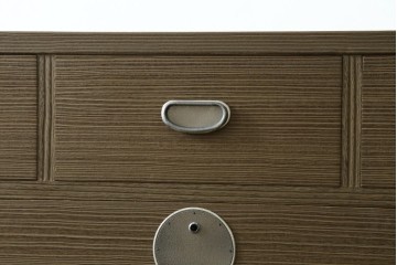 中古　美品　伝統工芸　桐屋田中製　加茂総桐箪笥　和の趣を感じる衣装箪笥　定価推定約46万5千円　(R-080126)