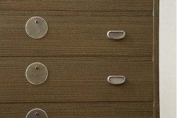 中古　美品　伝統工芸　桐屋田中製　加茂総桐箪笥　和の趣を感じる衣装箪笥　定価推定約46万5千円　(R-080126)