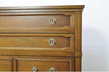 中古　美品!!　DREXEL HERITAGE(ドレクセルヘリテイジ)　Triune(トライユン)　気品溢れるエレガントなマホガニー材製チェスト(引き出し、サイドボード、サイドチェスト)(R-080128)